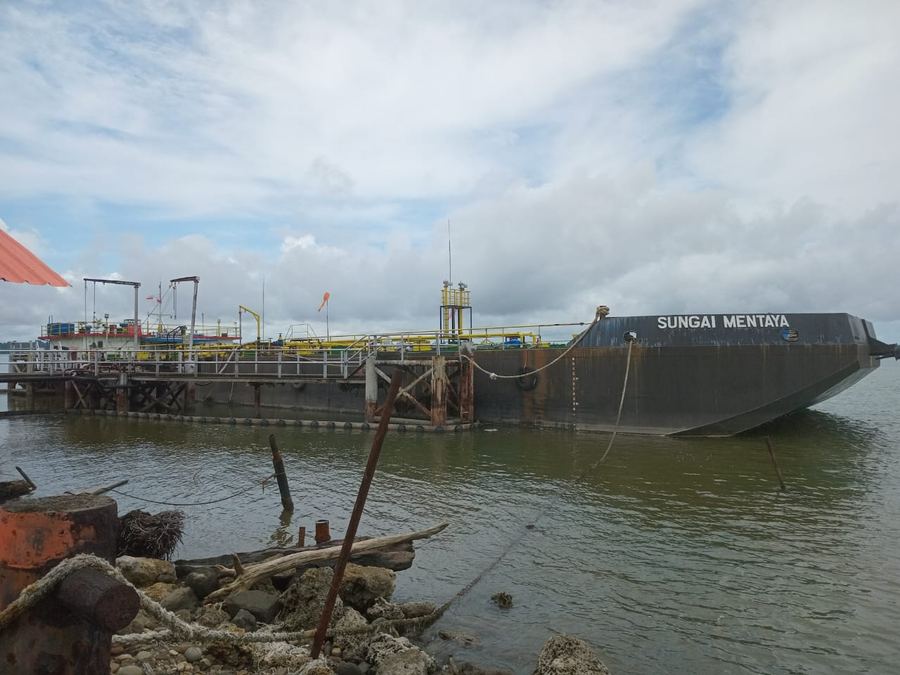 Oil Barge